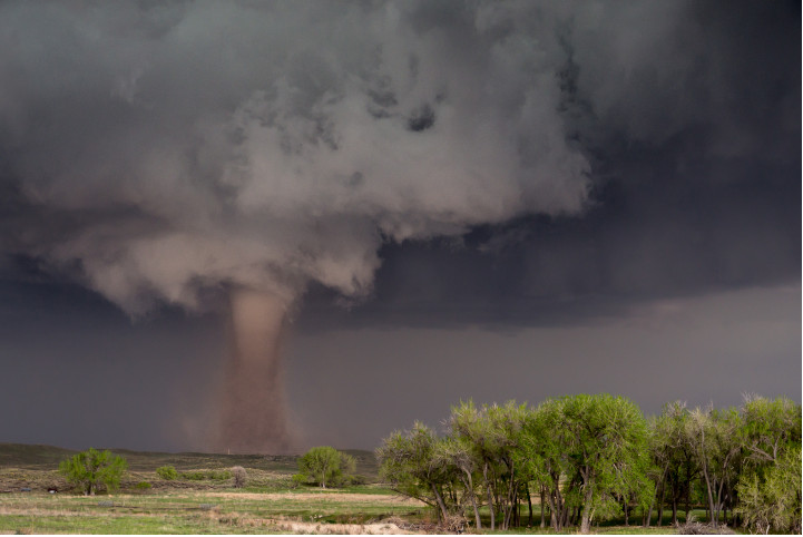 Picture of a stovepipe or cylinder tornado